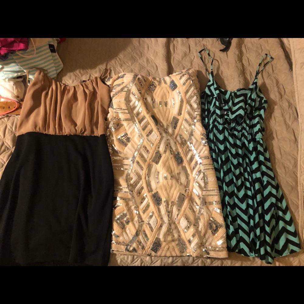 Dresses - Picture 1 of 8